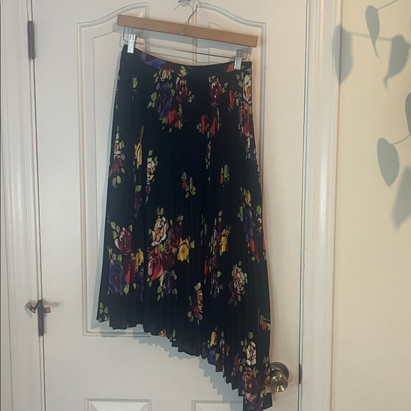 Kate Spade | Rare Roses Plisse Pleated Floral Asymmetrical Skirt Size XS - Picture 3 of 9